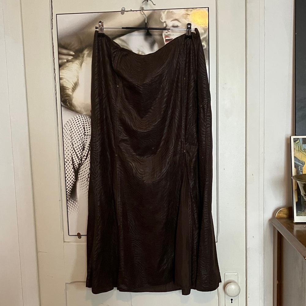 3/30$ Exquisite Chocolate Brown Zebra Lace like pattern
Size 18 | Maxi